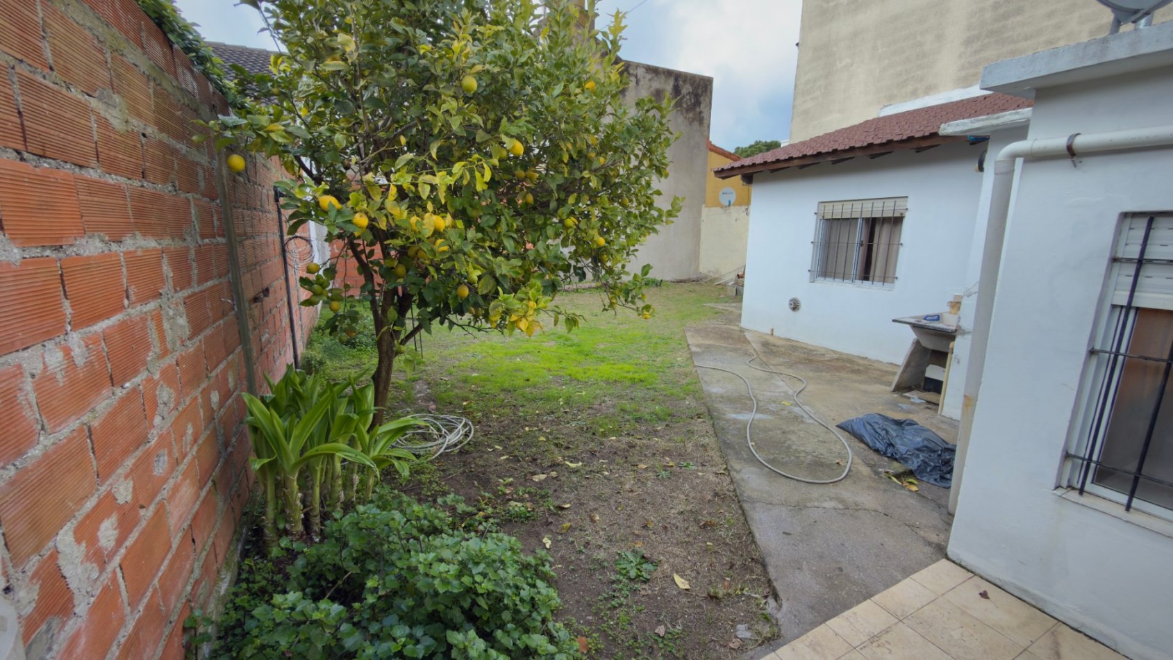 V53 - Chalet 3 ambientes - Calle 6 e/30 y 31