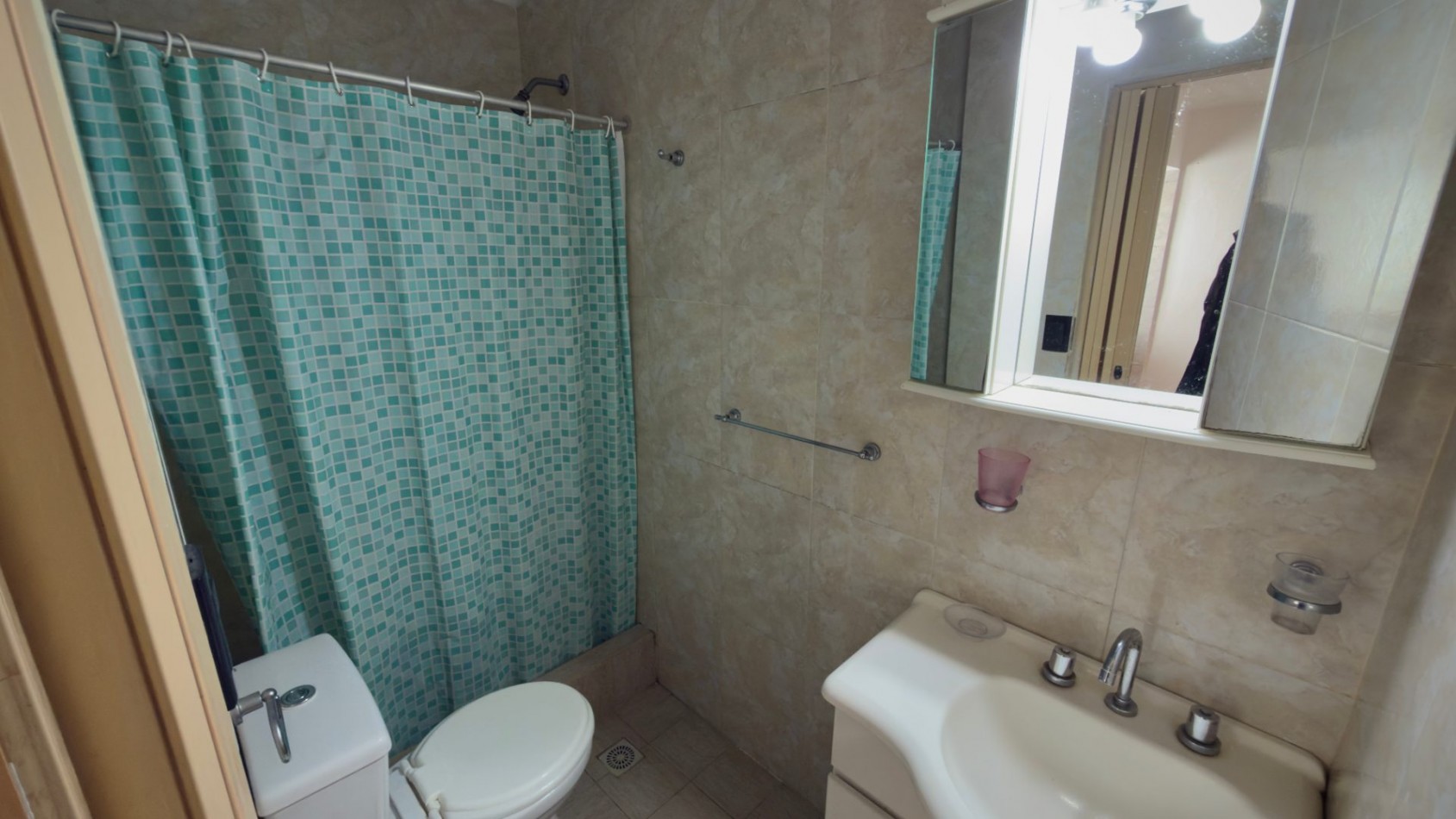 V53 - Chalet 3 ambientes - Calle 6 e/30 y 31