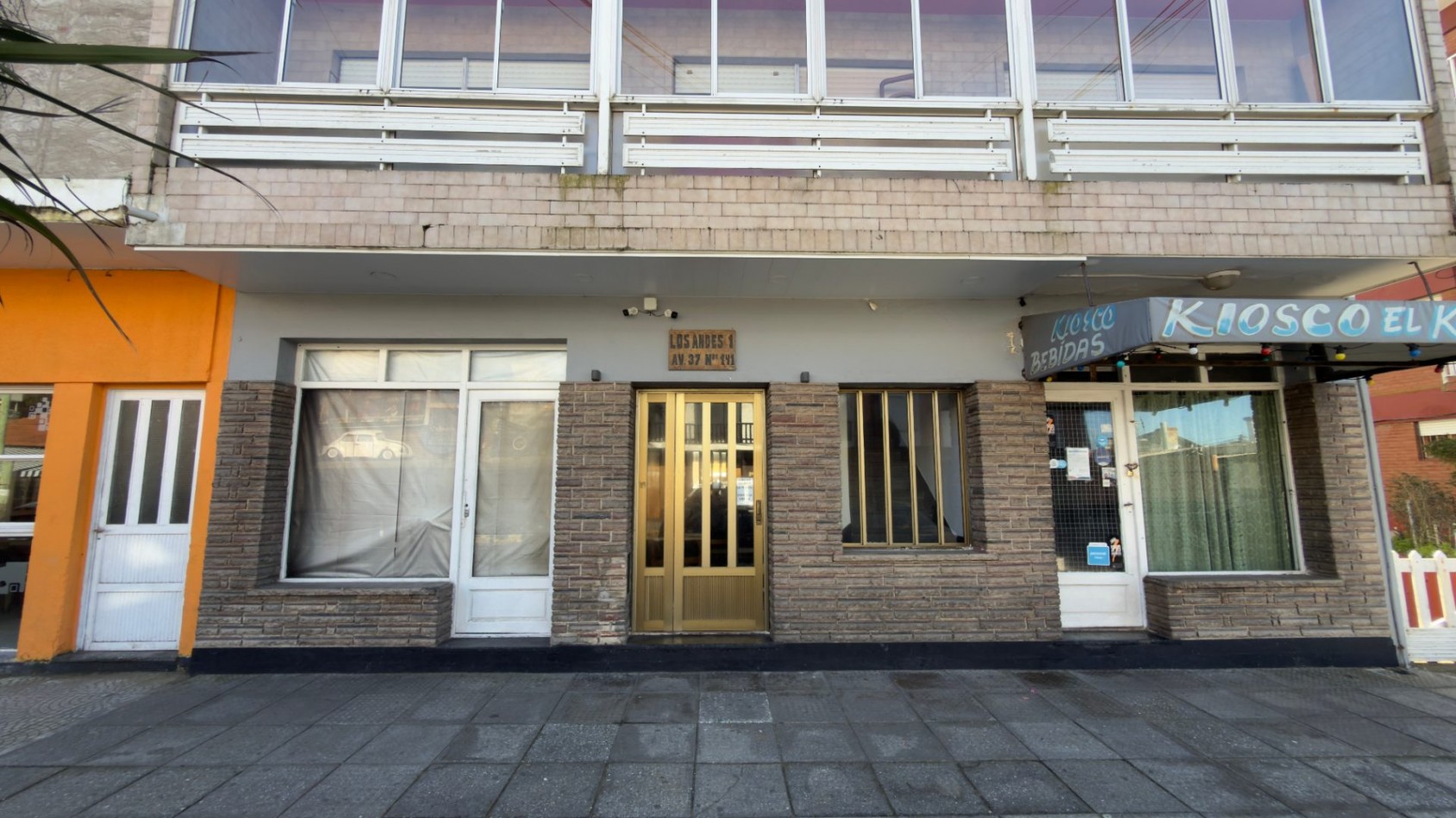 V52 - Depto. 2 ambientes - Calle 37 e/ Costanera y 2