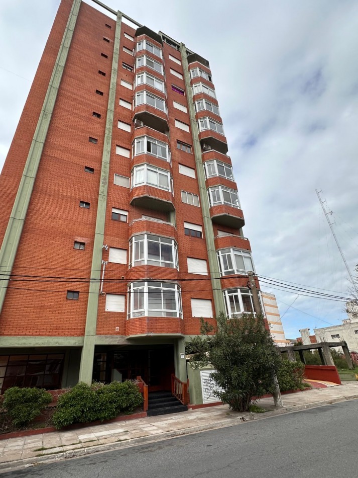 V47 - Departo. 2 Ambientes - Diagonal 18 N°1350 e/ 40 y 41 - 6° Piso
