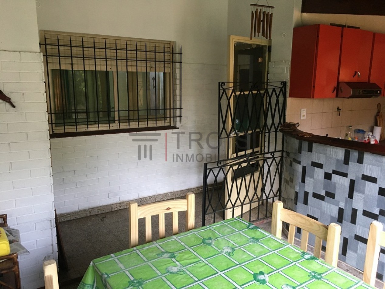 V37 - Chalet 3 ambientes + Monoambiente -  Calle 30 e/ 5 y 6