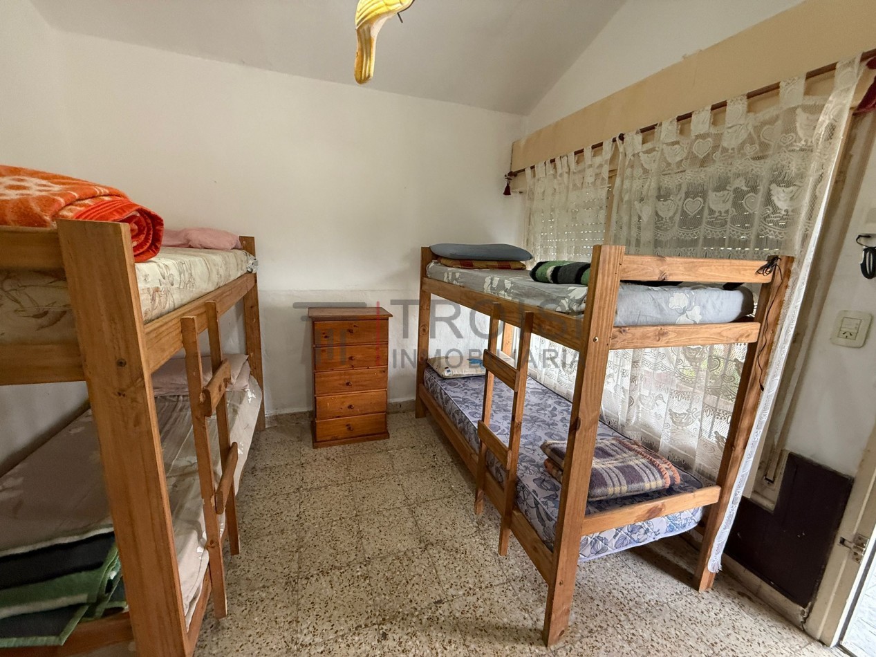 V54 - Chalet 3 ambientes + 2 departamentos  - Calle 5 e/30 y 31