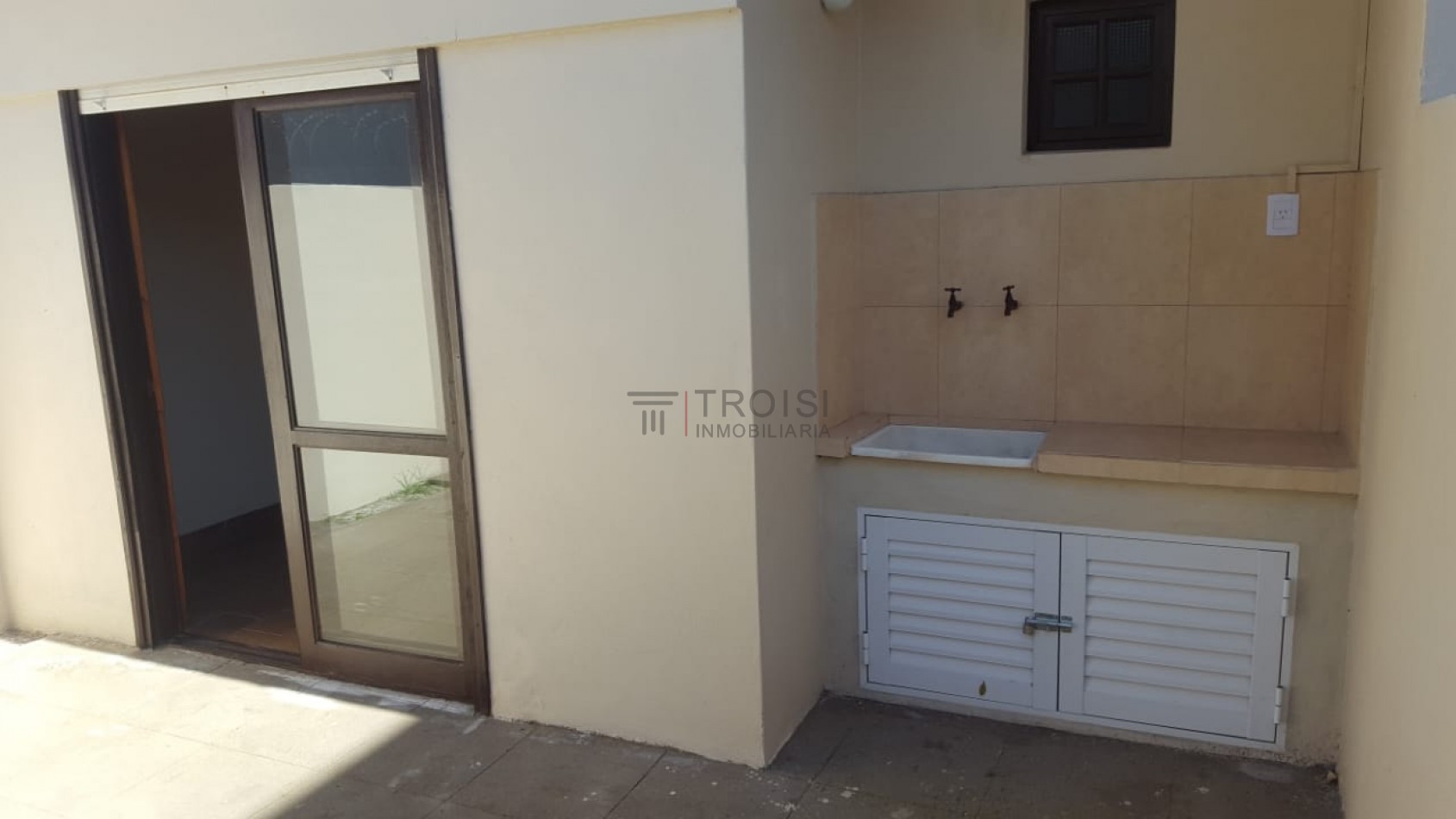 V61A - Depto. 2 ambientes - Calle 3 e/39 y 40