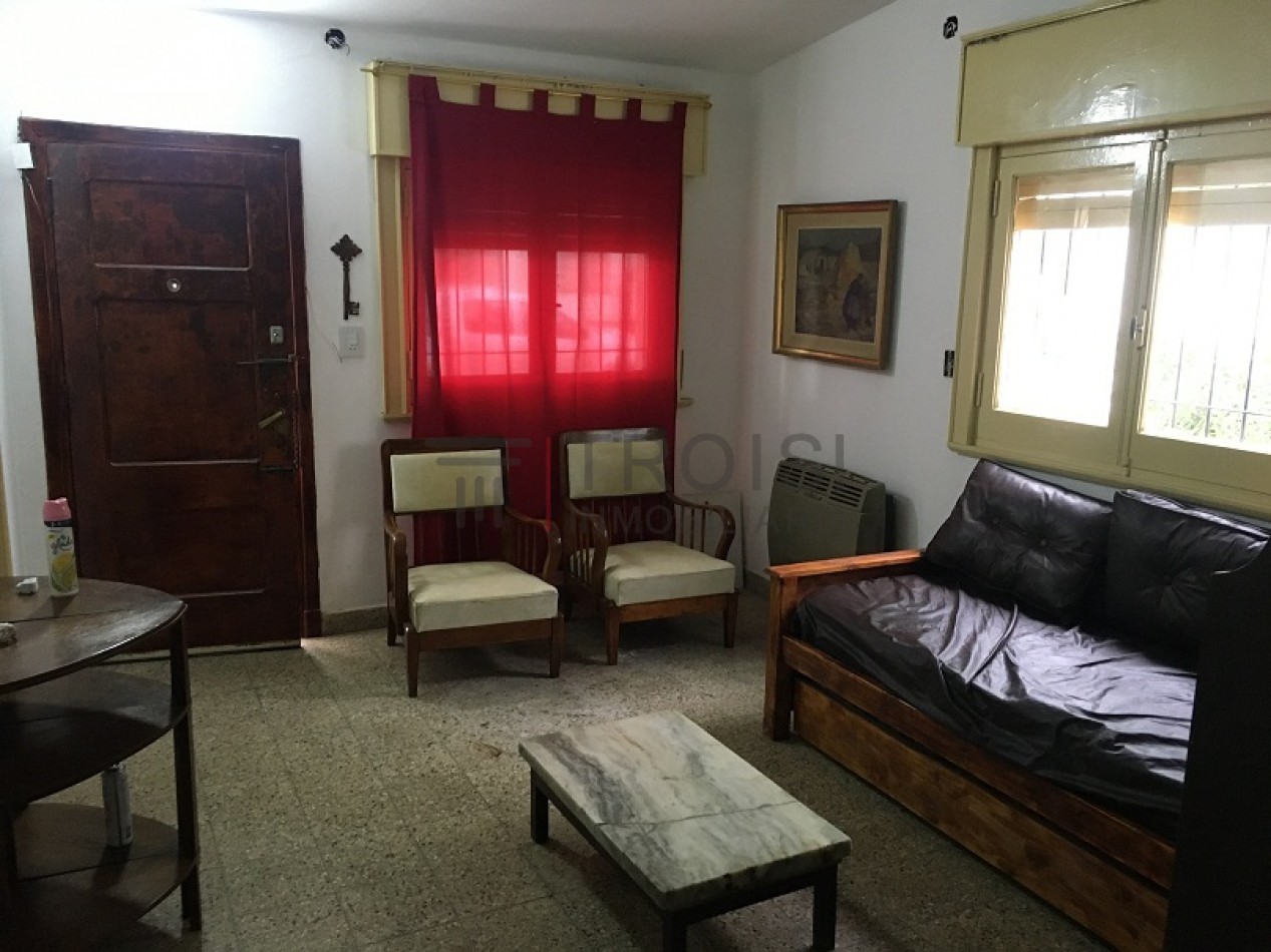 V37 - Chalet 3 ambientes + Monoambiente -  Calle 30 e/ 5 y 6
