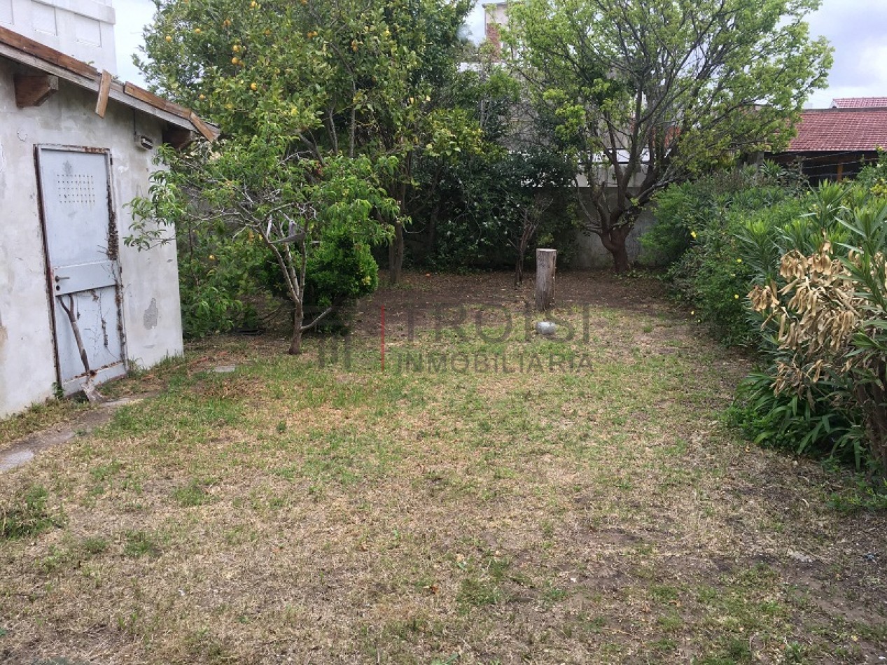 V37 - Monoambiente + Chalet 3 ambientes - Calle 30 e/ 5 y 6 