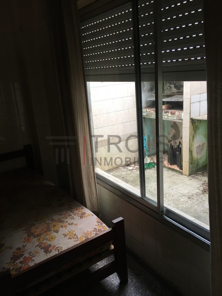 V37 - Chalet 3 ambientes + Monoambiente -  Calle 30 e/ 5 y 6