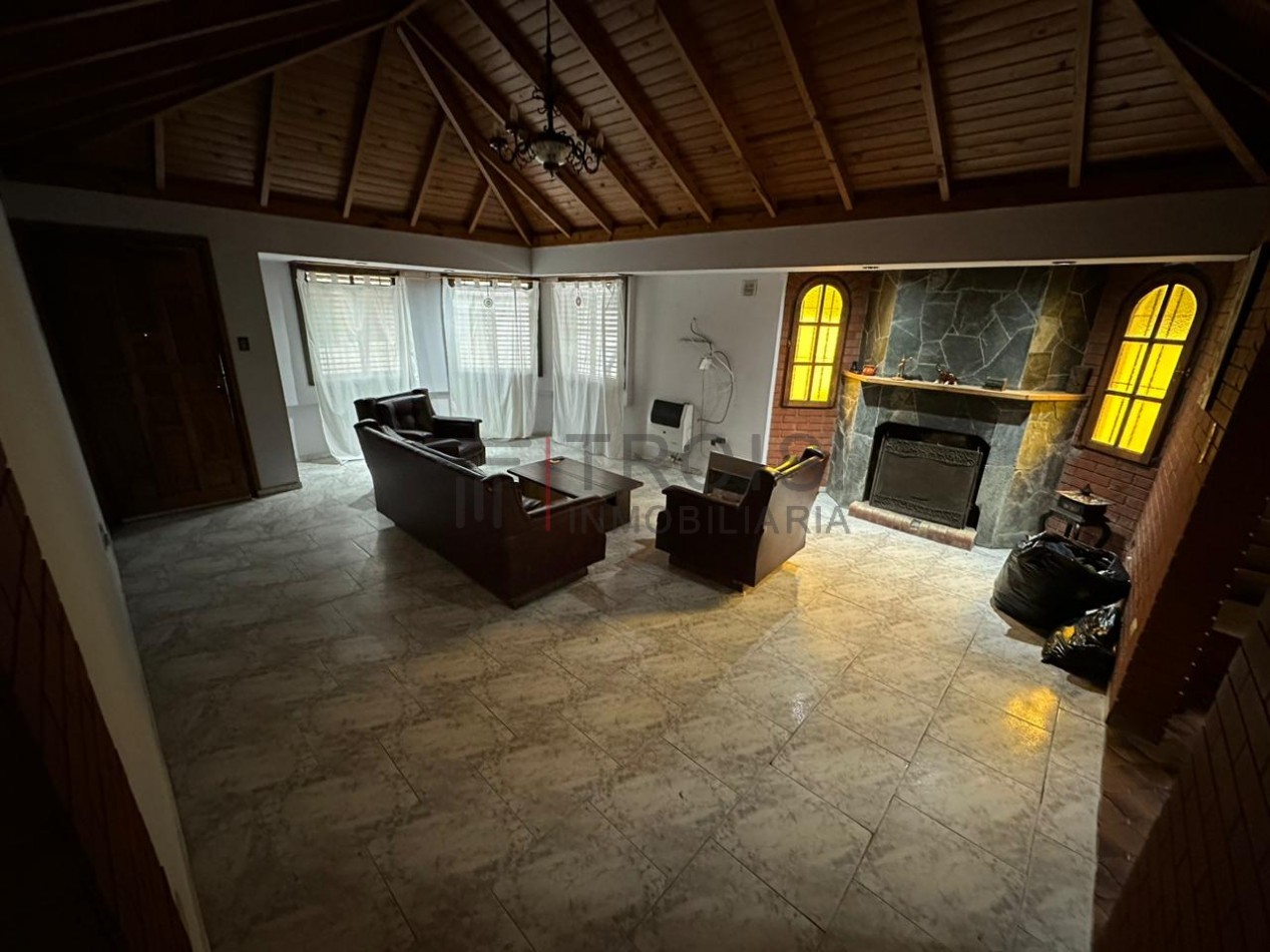V36 - Chalet 4 ambientes - Calle 5 e/ 47 y 48