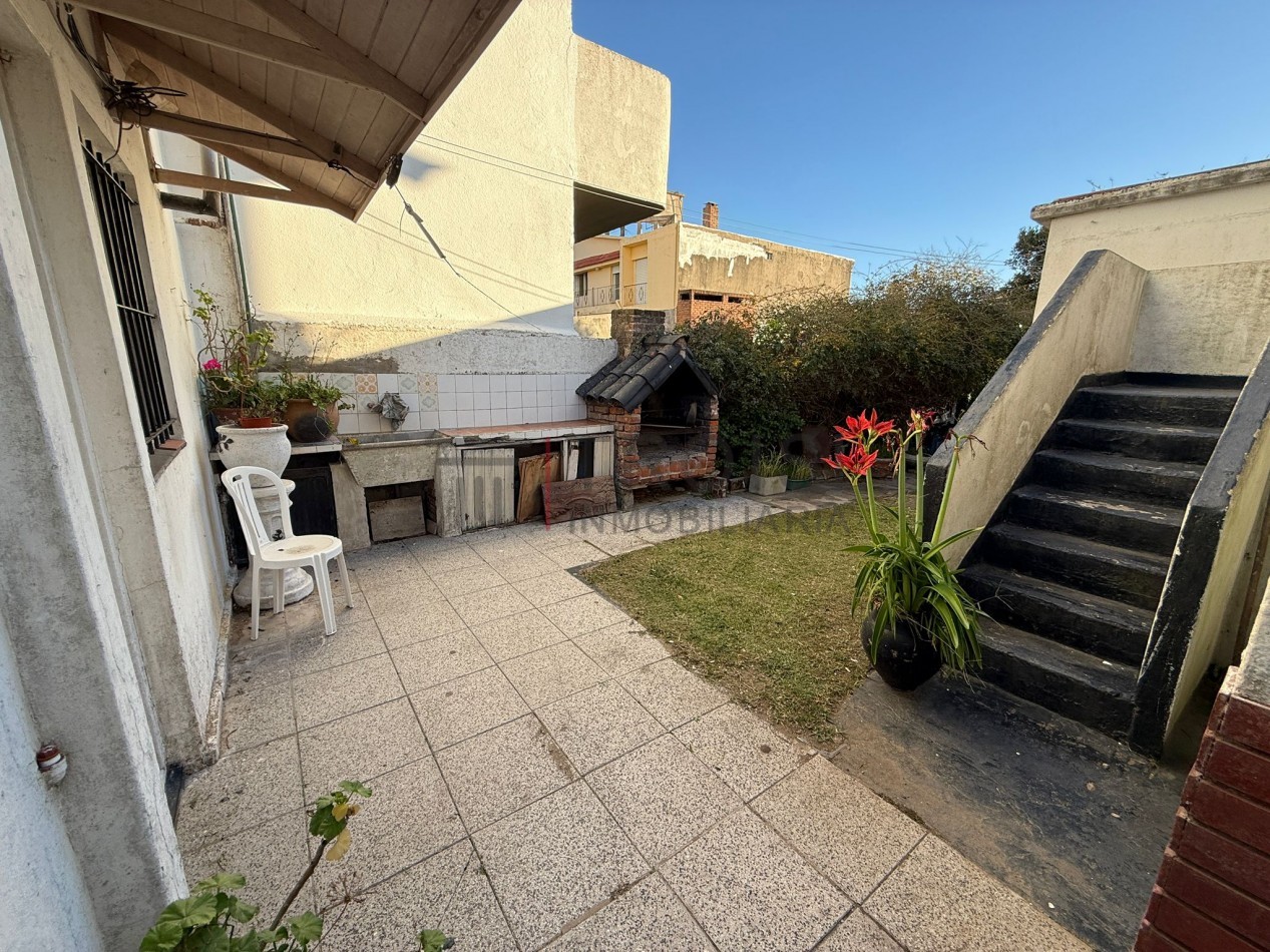 V54 - Chalet 3 ambientes + 2 departamentos  - Calle 5 e/30 y 31