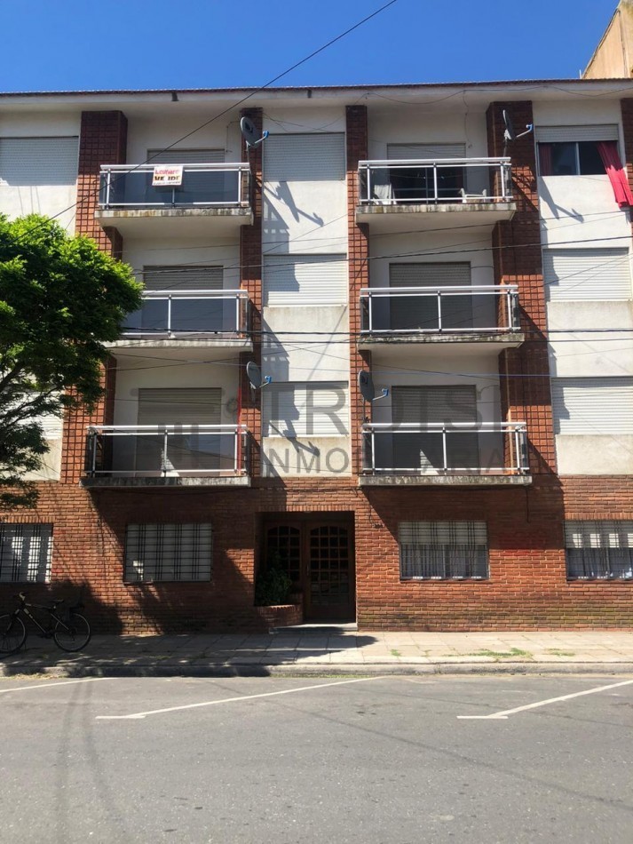 361 - Depto. 2 ambientes a 100 mts del mar - Calle 36 e/2 y 3